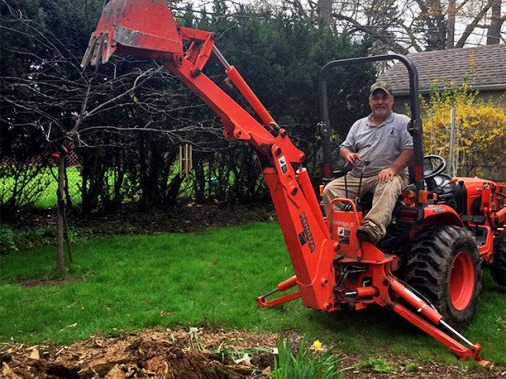 Kubota B2920 Tractor in action 2 of 4