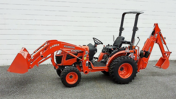 Kubota B2920 Tractor sideview
